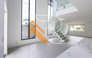 Ótima localização - À Venda Casa Duplex de 03 Quartos em Camboinhas, Região Oceânica, Niterói- RJ. - NTCA30041