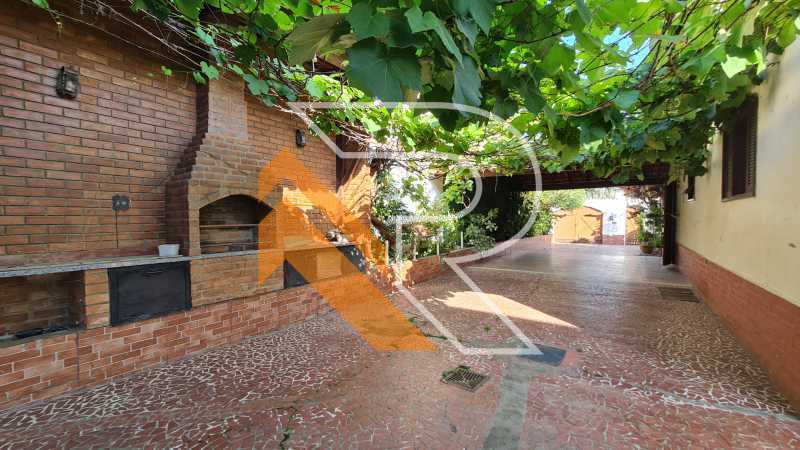 4 WhatsApp Image 2025-10-22 at - 4