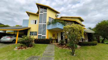 Ótima localização - À Venda Casa em Condomínio, com 4 quartos em Piratininga, Região Oceânica de Niterói RJ - NTCN40061