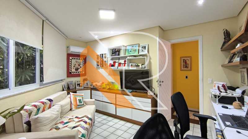 11 WhatsApp Image 2025-11-11 a - 11