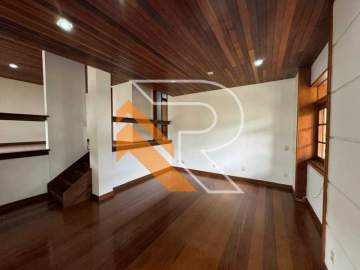 Imperdível - À Venda de Casa de Alto Padrão em Condomínio Fechado no Santo Antônio, Niterói - NTCN40062