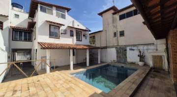 Imperdível - À Venda Casa de 05 Quartos na Quadra da Praia de Piratininga, Região Oceânica Niterói- RJ. - NTCA50020