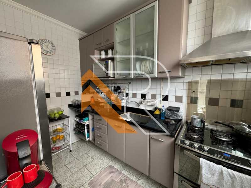 81c923a0-29a4-4ab2-9ba0-3fc5b4 - 12