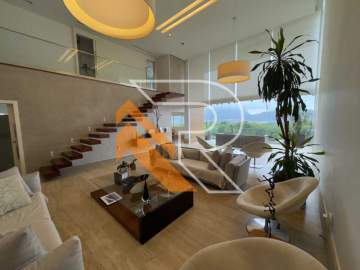 Imperdível - À venda casa singular dentro de condomínio, com 04 quartos, com 900m² de terreno em Camboinhas - Região Oceânica de Niterói/RJ. - NTCN40069