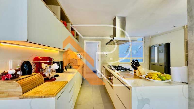 a3f42310-949a-4a40-9918-75873a - 3