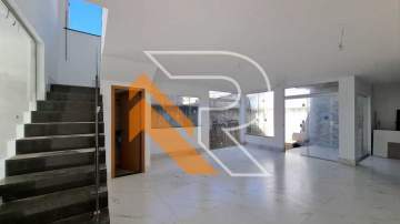 Ótima localização - À Venda Casa Duplex de 04 suítes dentro de condomínio em Itaipu- Região Oceânica de Niterói, RJ. - NTCN40071