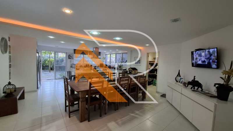 Conheça 11 do imóvel - À Venda Casa Duplex de 05 quartos em Itacoatiara, Região Oceânica de Niterói- RJ. - NTCA50024 - 11 11 - 11