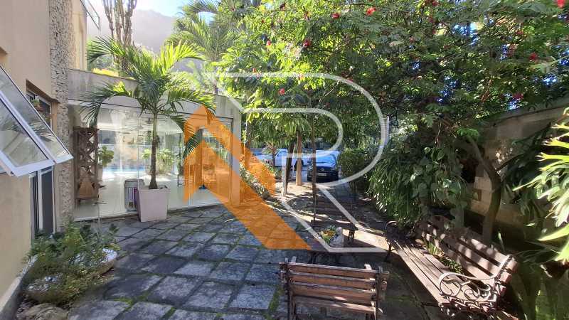 Conheça 28 do imóvel - À Venda Casa Duplex de 05 quartos em Itacoatiara, Região Oceânica de Niterói- RJ. - NTCA50024 - 29 28 - 29
