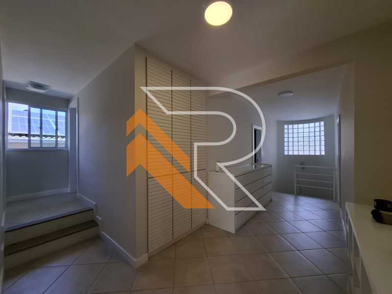 Conheça 15 do imóvel - À Venda Casa Duplex com 05 Quartos em Itaipu, Região Oceânica de Niterói-RJ. - NTCA50026 - 13 15 - 13