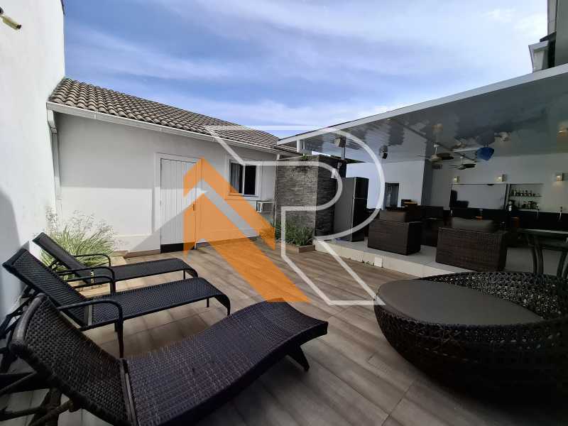 Conheça 26.1 do imóvel - À Venda Casa Duplex com 05 Quartos em Itaipu, Região Oceânica de Niterói-RJ. - NTCA50026 - 27 26.1 - 27