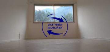 Ótima sala comercial com 27m², possui recepção e banheiro, localizada no melhor ponto da Rua Jardim Botânico, vista para montanhas e Cristo Redentor. Uma vaga de garagem demarcada na escritura. - 1420