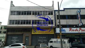Estrada do Tindiba, junto à Rua André Rocha! Excelente prédio comercial com 3 pavimentos, 1.000m², loja térrea c/ 340m², girau c/ 50m², 15 vagas. Serve diversas finalidades. - 1444-A