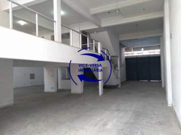 Excelente prédio comercial com 1,000m², loja térrea c/ 340m², girau c/ 50m², pé direito c/ 5m, 4 pavimentos, ampla frente para a Estrada do Tindiba. - 1444-B