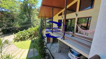 Excelente propriedade, situada em terreno com 4.520m², com uma casa principal de 500m² e outra de 300m², no alto da Estrada do Sertão, em condomínio fechado, poucas unidades, em meio ao verde e muitas árvores frutíferas. - 1514-A