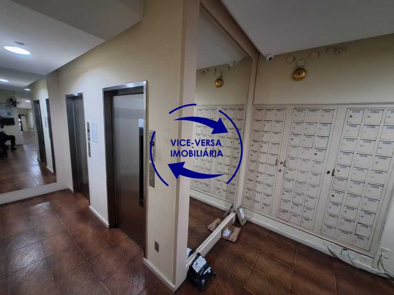 Conheça Hall dos elevadores do imóvel - Próximo Mterô! Rua Conde Bonfim, sala e quarto com dependências completas, garagem, vazio, em ótimo estado. - 1545 - 27 Hall dos elevadores - 27