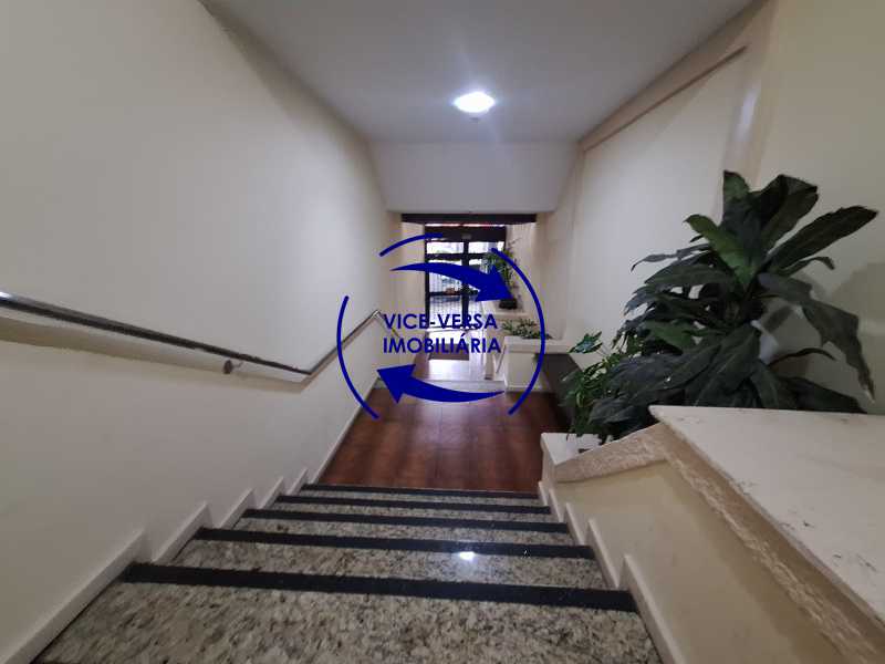 Conheça Hall de entrada do imóvel - Próximo Mterô! Rua Conde Bonfim, sala e quarto com dependências completas, garagem, vazio, em ótimo estado. - 1545 - 29 Hall de entrada - 29