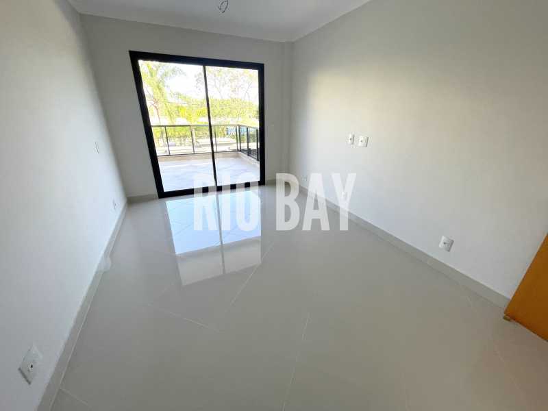 RIO BAY 10 - 12