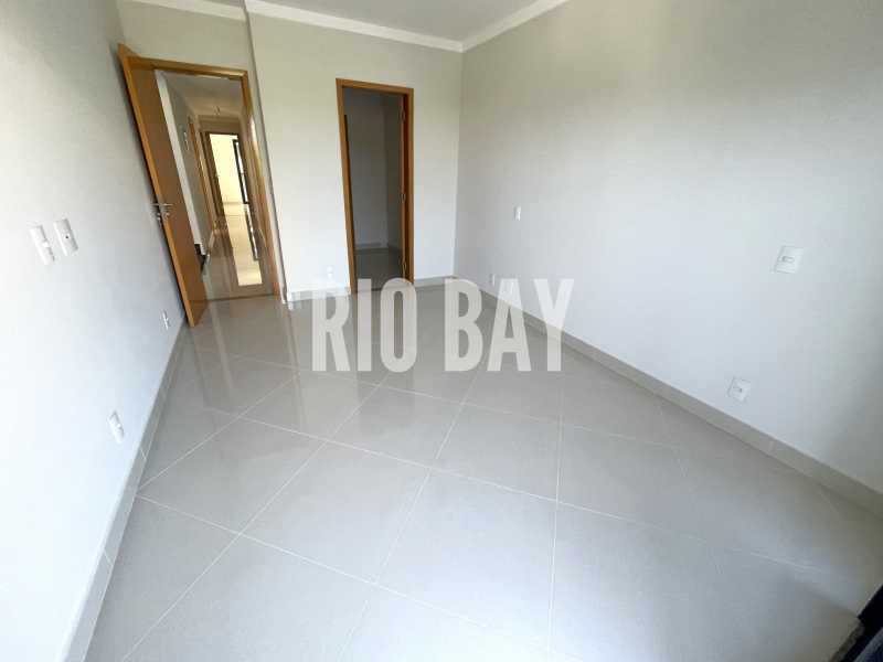 RIO BAY 11 - 13