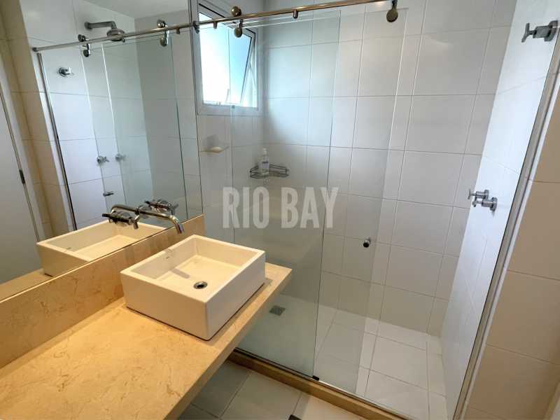 RIO BAY 13 - 14