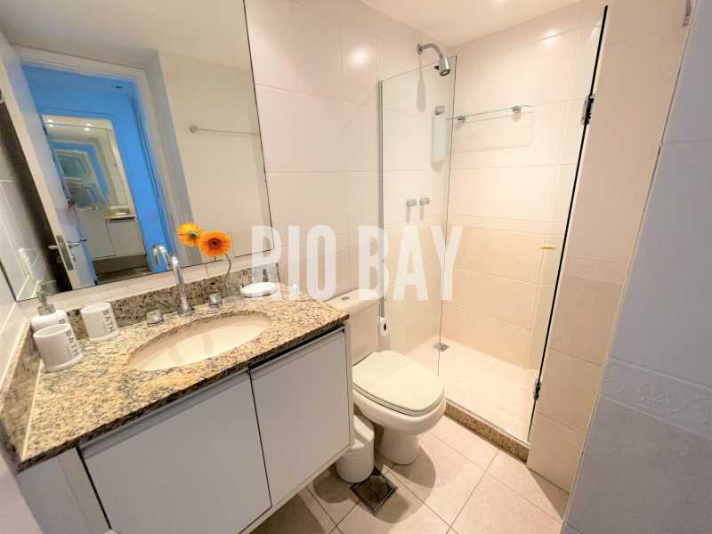 RIO BAY 8 - 9