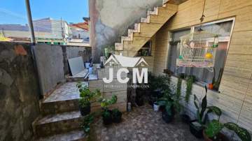 Saia já do aluguel - Boa casa duplex clara e arejada com sala e 2 quartos e terraço. - JCCA20169