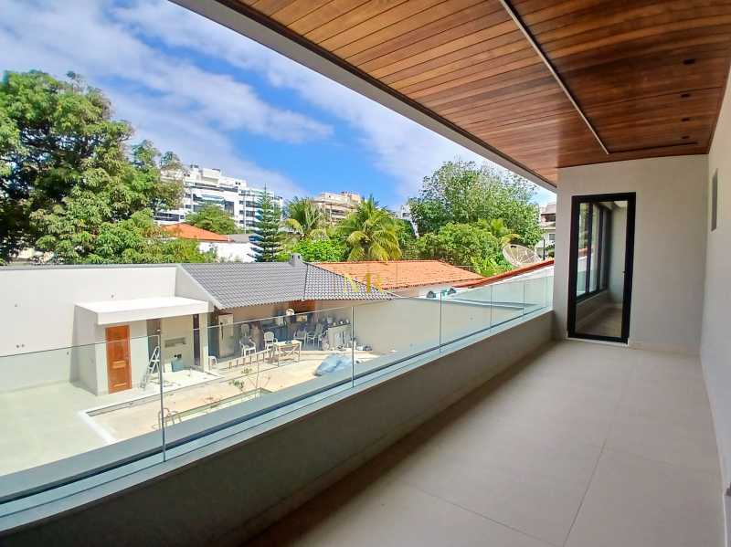 Conheça 19 do imóvel - Casa em Condomínio à Venda - 6 Dormitórios (5 Suítes) - Barra da Tijuca - 560 m² Em Reforma com Piscina, Área Gourmet com Proximidade ao Posto 5 - M65598 - 19 19 - 19