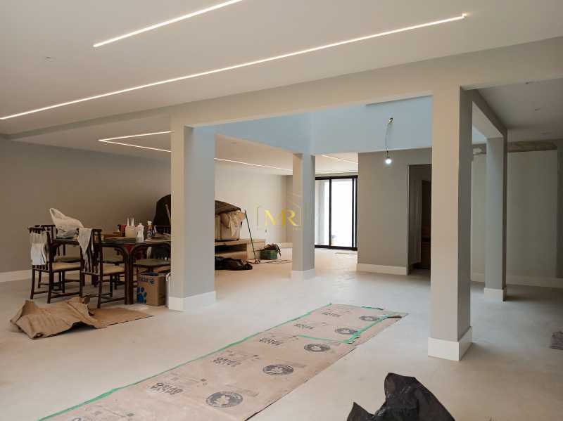 Conheça 5 do imóvel - Casa em Condomínio à Venda - 6 Dormitórios (5 Suítes) - Barra da Tijuca - 560 m² Em Reforma com Piscina, Área Gourmet com Proximidade ao Posto 5 - M65598 - 5 5 - 5