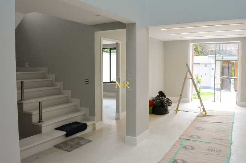 Conheça 11 do imóvel - Casa em Condomínio à Venda - 6 Dormitórios (5 Suítes) - Barra da Tijuca - 560 m² Em Reforma com Piscina, Área Gourmet com Proximidade ao Posto 5 - M65598 - 11 11 - 11