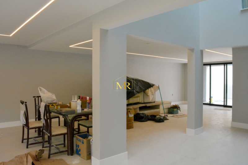 Conheça 6 do imóvel - Casa em Condomínio à Venda - 6 Dormitórios (5 Suítes) - Barra da Tijuca - 560 m² Em Reforma com Piscina, Área Gourmet com Proximidade ao Posto 5 - M65598 - 6 6 - 6