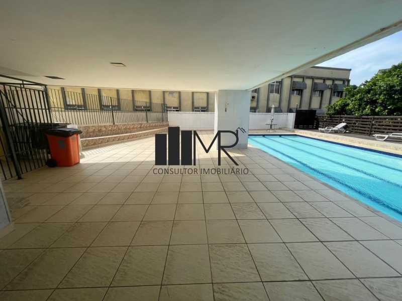 Área da piscina  - 16