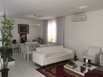 Casa Triplex à Venda – 3 a 4 Suítes – Freguesia – 260 m² Mobiliada com Piscina, Sauna e Varanda Gourmet - DM124
