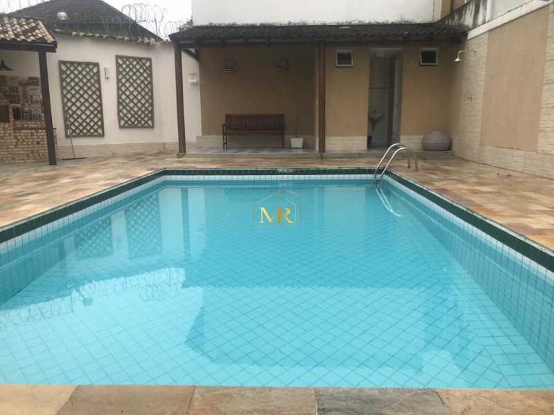 piscina condomínio - 1