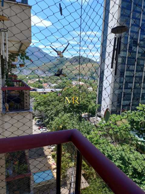 6cfe01af-e1e8-4ec2-8917-402189 - 7