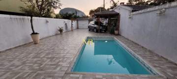 Casa Duplex à Venda - 4 Dormitórios (3 Suítes) - Anil - 216 m² com Piscina, Churrasqueira e Vista Livre no Bosque do Esquilos - DM140