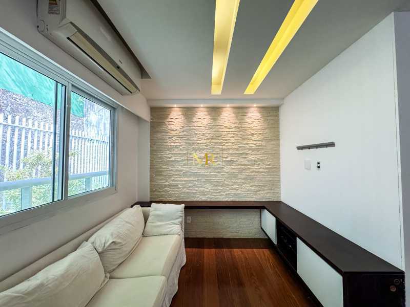 03sala005 - 4