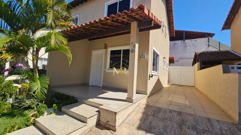 Conheça fachada do imóvel - Casa em Condomínio para Locação – 2 Suítes – Pechincha – 120 m² – Villagio Verde com Quintal, Vagas e Área de Lazer Completa - DM179 - 1 fachada - 1