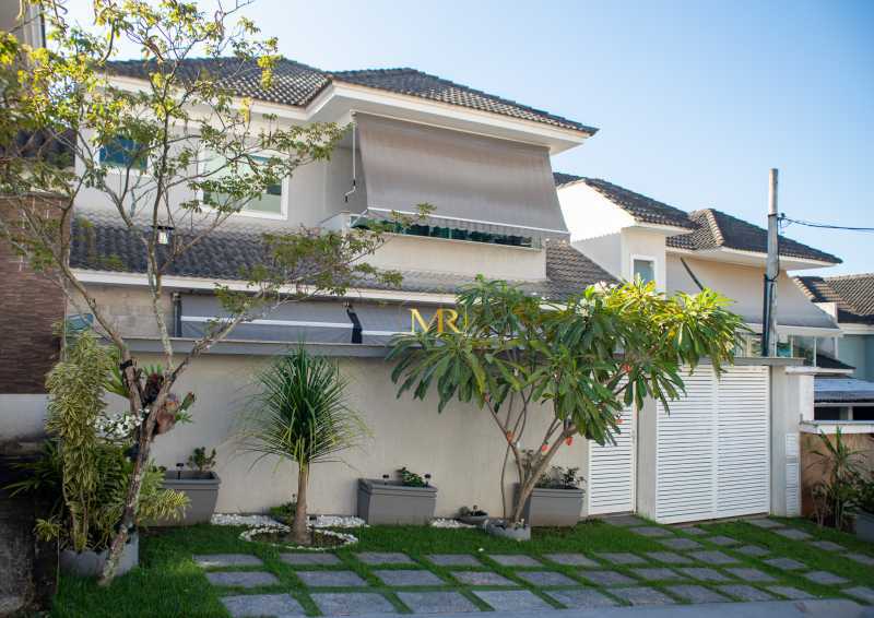 Conheça CASA 1 do imóvel - Casa Triplex à Venda em Condomínio – 4 Dormitórios (3 suítes) – Pechincha – 315 m² com Piscina, Sauna e Espaço Gourmet - G06 - 1 CASA 1 - 1