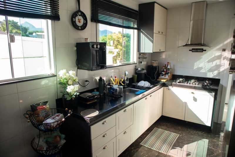 Conheça CASA 29 do imóvel - Casa Triplex à Venda em Condomínio – 4 Dormitórios (3 suítes) – Pechincha – 315 m² com Piscina, Sauna e Espaço Gourmet - G06 - 14 CASA 29 - 14