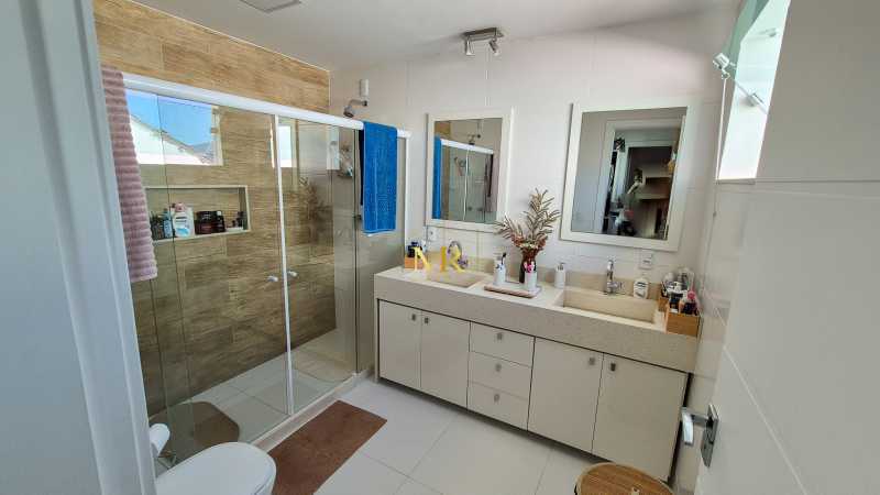 Conheça CASA 38 do imóvel - Casa Triplex à Venda em Condomínio – 4 Dormitórios (3 suítes) – Pechincha – 315 m² com Piscina, Sauna e Espaço Gourmet - G06 - 18 CASA 38 - 18