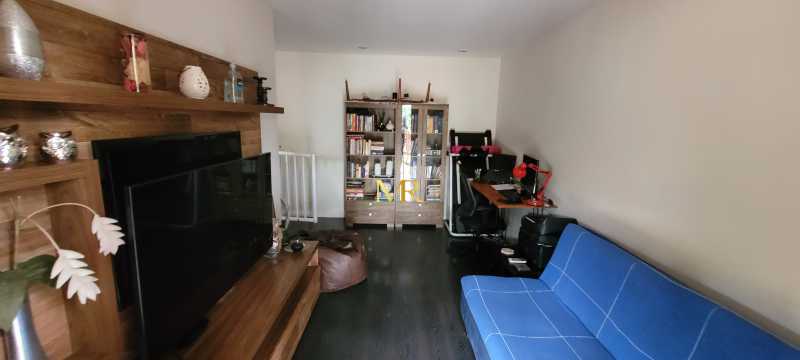 Conheça 20230619_131232 do imóvel - Casa Duplex à Venda – 4 dormitórios (1 suíte) – Freguesia (Jacarepaguá) – 189 m² no Condomínio Jardins de Flores com Quintal, Churrasqueira e Espaço para Piscina - DM184 - 21 20230619_131232 - 21