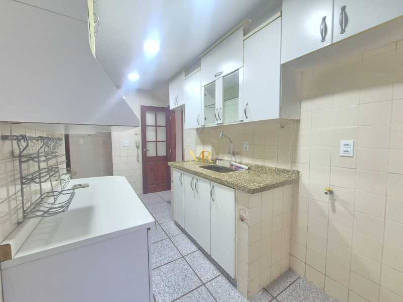 Conheça 11 do imóvel - Apartamento à Venda - 4 Dormitórios (1 suíte) - Pechincha - 109 m² com Varanda e Vaga de Garagem - DM186 - 11 11 - 11