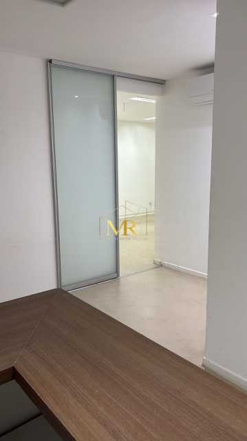 Conheça WhatsApp Image 2025-10-23 at 1 do imóvel - Sala Comercial para Locação – Barra da Tijuca – 123 m² com Ar-Condicionado e 4 Vagas - R009 - 12 WhatsApp Image 2025-10-23 at 1 - 12