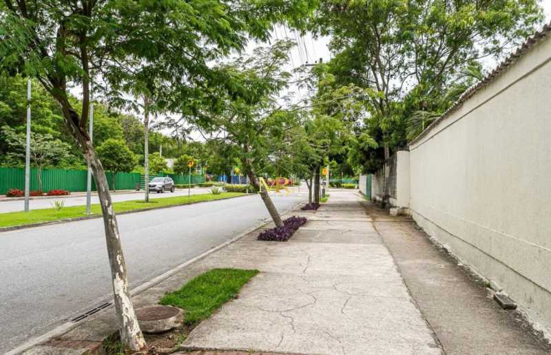 Conheça WhatsApp Image 2025-10-27 at 1 do imóvel - Casa em Condomínio para Locação - 4 Suítes - Recreio dos Bandeirantes - 288 m² com Piscina Privativa, Churrasqueira e 2 Vagas de Garagem - G09 - 26 WhatsApp Image 2025-10-27 at 1 - 26