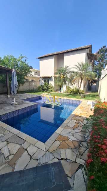 Conheça 3 do imóvel - Casa em Condomínio à Venda - 6 Dormitórios (5 Suítes) - Jacarepaguá - 615 m² com Piscina, Espaço Gourmet e Vista para a Pedra Branca - DM187 - 3 3 - 3