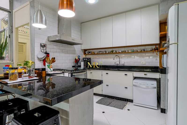 Conheça 13 do imóvel - Apartamento à Venda - 4 Dormitórios (1 Suíte) - Copacabana - 197 m² com 1 Vaga, Frente e Reformado - DM196 - 13 13 - 13