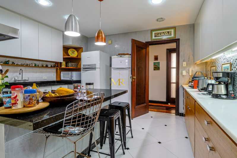 Conheça 14 do imóvel - Apartamento à Venda - 4 Dormitórios (1 Suíte) - Copacabana - 197 m² com 1 Vaga, Frente e Reformado - DM196 - 14 14 - 14