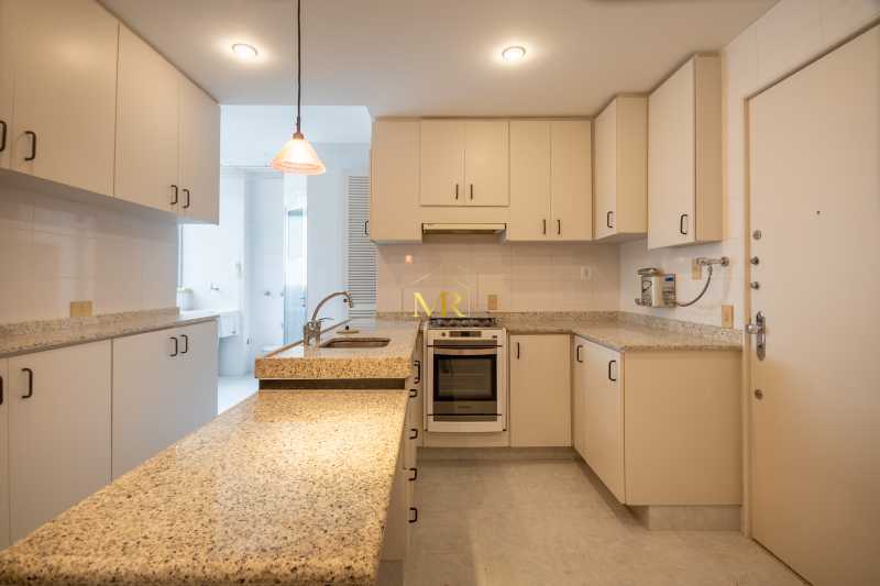 Conheça 21 do imóvel - Apartamento à Venda - 3 Dormitórios (1 Suíte) - Copacabana - 197 m² com 1 Vaga, Frente e Reformado - DM197 - 21 21 - 21