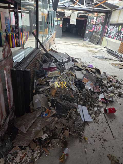 Conheça 25 do imóvel - Loja Comercial para Locação - Freguesia (Jacarepaguá) - 400 m² com Frente para a Rua e Espaço Amplo - R017 - 25 25 - 25