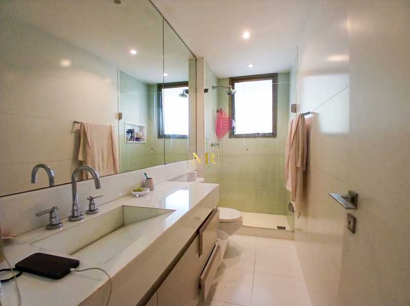 Conheça 12 do imóvel - Apartamento à Venda - 3 Dormitórios (1 Suíte) - Barra da Tijuca - 160 m² com Varanda Ampla, Vista para a Lagoa e 2 Vagas - R025 - 12 12 - 12