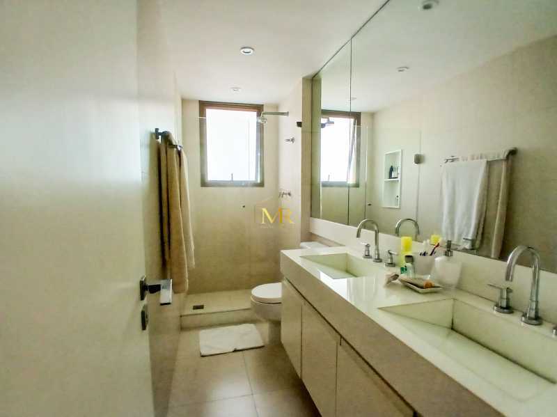 Conheça 16 do imóvel - Apartamento à Venda - 3 Dormitórios (1 Suíte) - Barra da Tijuca - 160 m² com Varanda Ampla, Vista para a Lagoa e 2 Vagas - R025 - 16 16 - 16